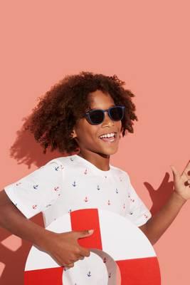 teenager sunglasses